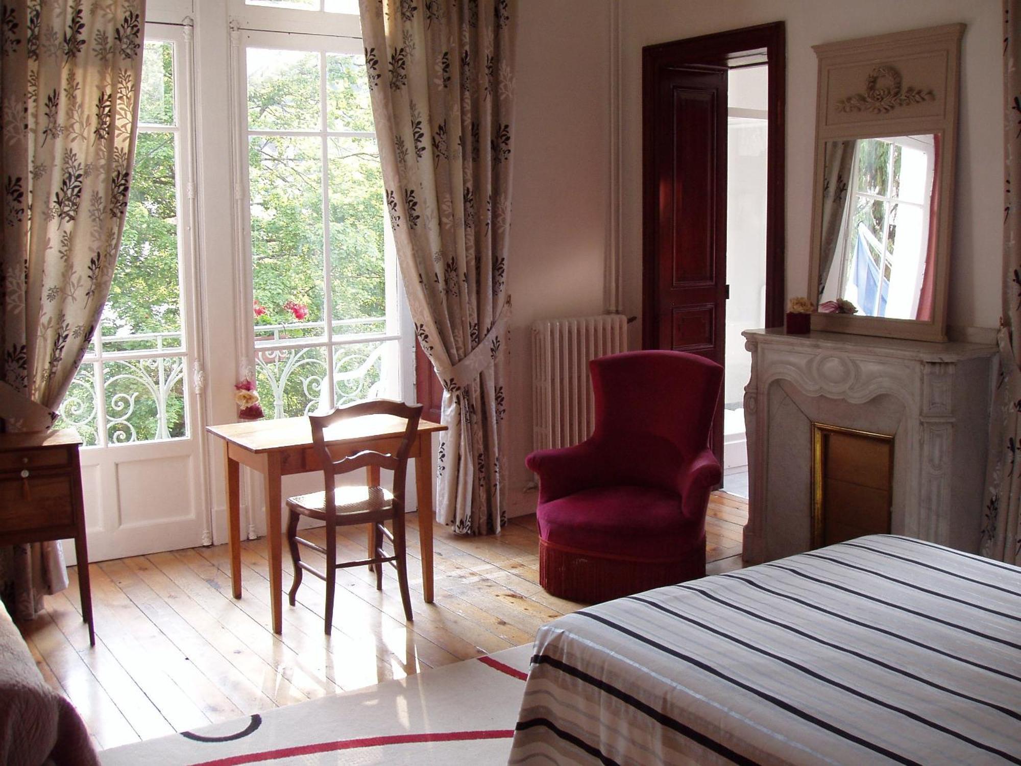 Bagnères-de-LuchonCastel De La Pique住宿加早餐旅馆 客房 照片
